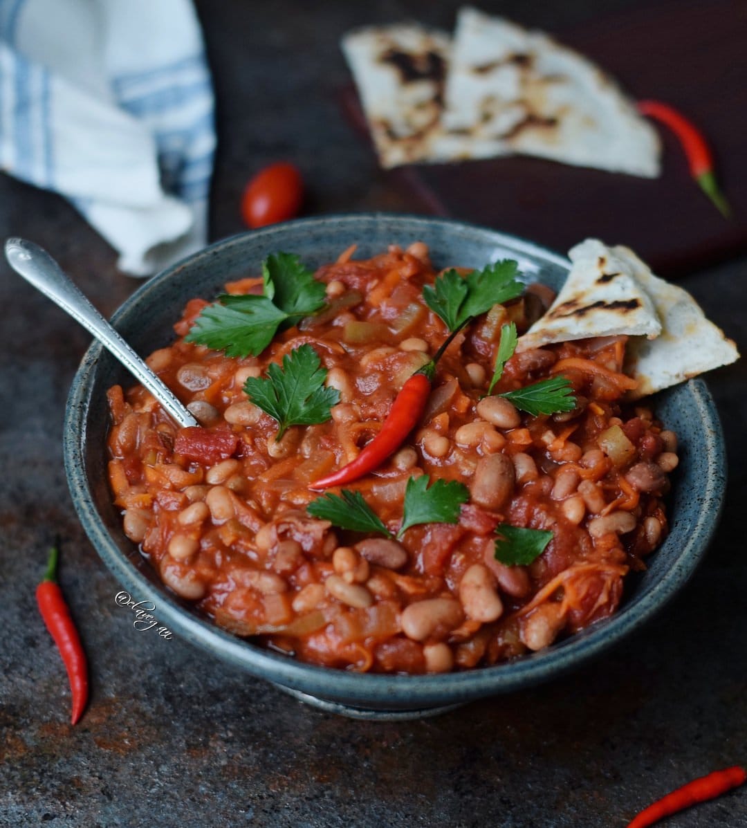 Vegan chili recipe with beans chili sin carne Elavegan
