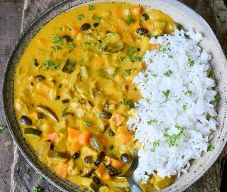 kokosmilch gemüsecurry mit ananas