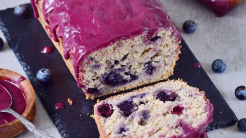 veganes Bananenbrot mit Blaubeeren