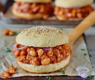 veganes sloppy joes rezept mit cannellini bohnen und glutenfreien burger brötchen pflanzlich gesund 320x320