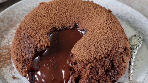 Lava cake Schokokuchen mit flüssigkem Kern