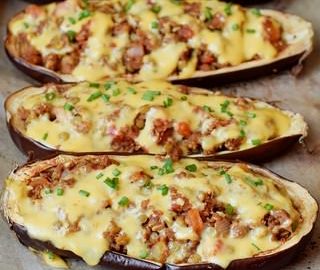 gefüllte vegane gebackene Auberginen