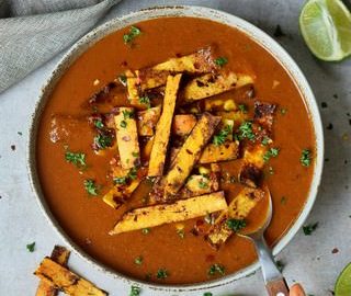 Tomatensuppe mit angebratenen Tortillastreifen
