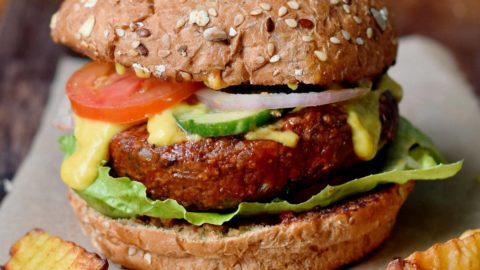 der beste Bohnenburger mit veganem Käse
