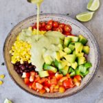 Mexikanischer Avocado-Mais-Salat