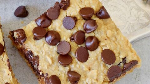 Haferriegel mit Schokodrops von oben