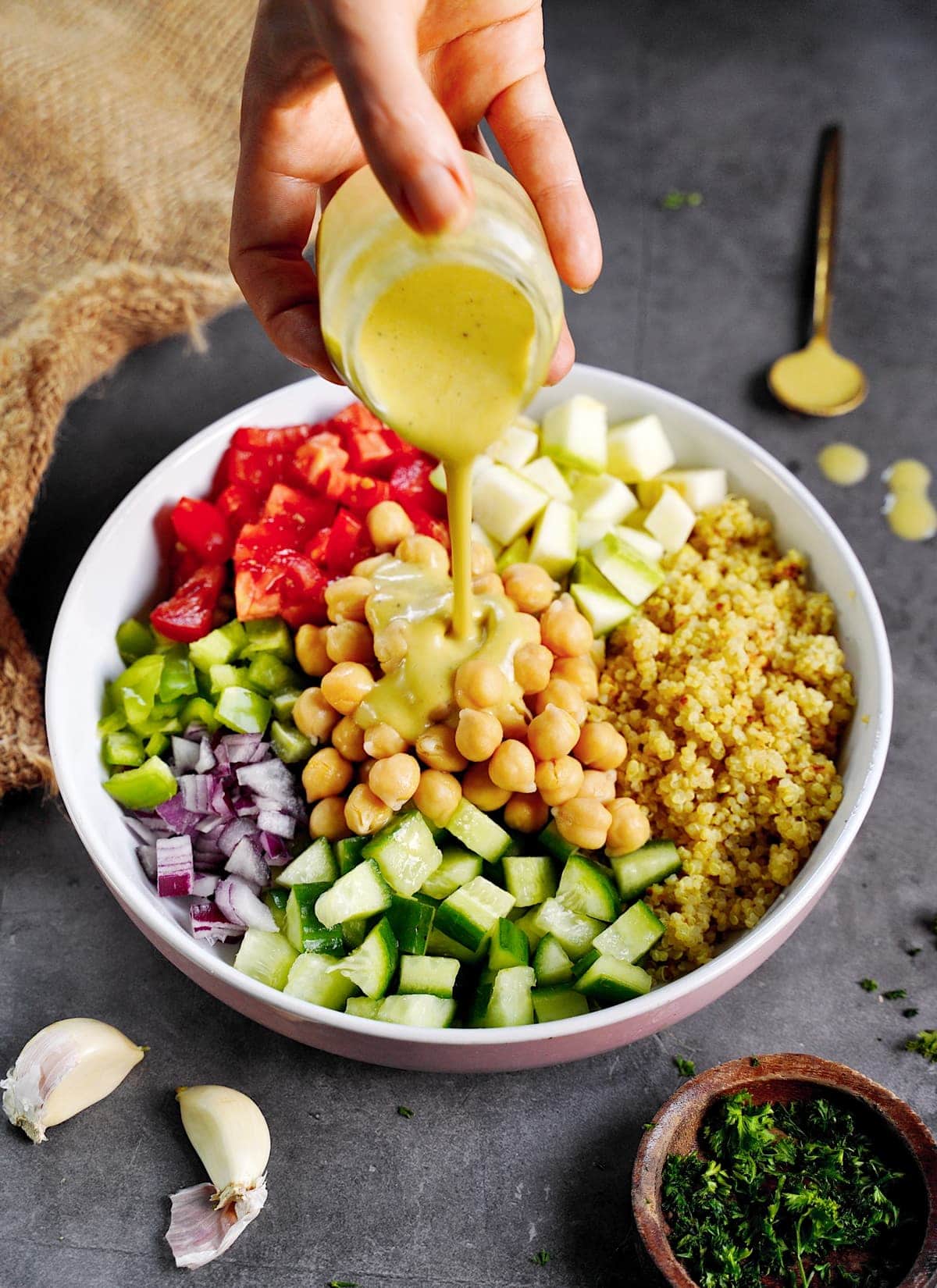 Quinoa Salat mit Kichererbsen - Elavegan