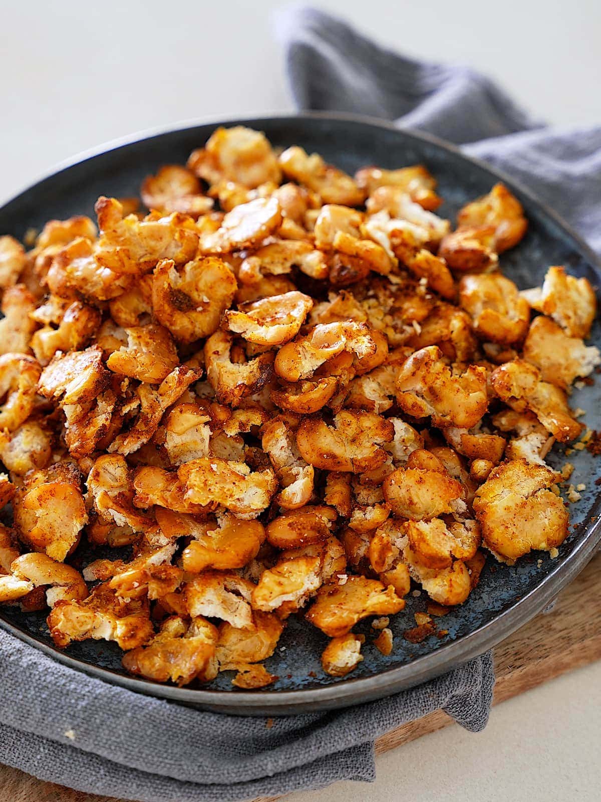 Knusprige Riesenbohnen auf Teller