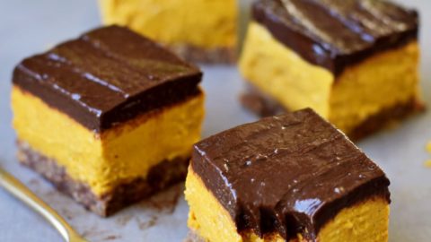 4 vegan pumpkin bars with a soft chocolate layer