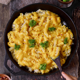 Vegan Mac and Cheese in a black skillet