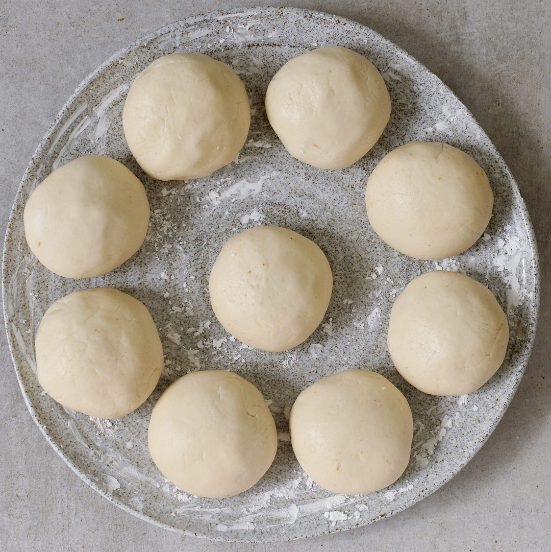 Steamed Yeast Dumplings German Dampfnudel Vegan Elavegan