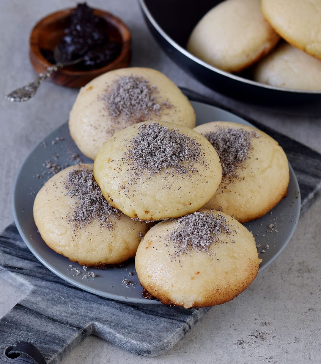 Steamed Yeast Dumplings German Dampfnudel Vegan Elavegan