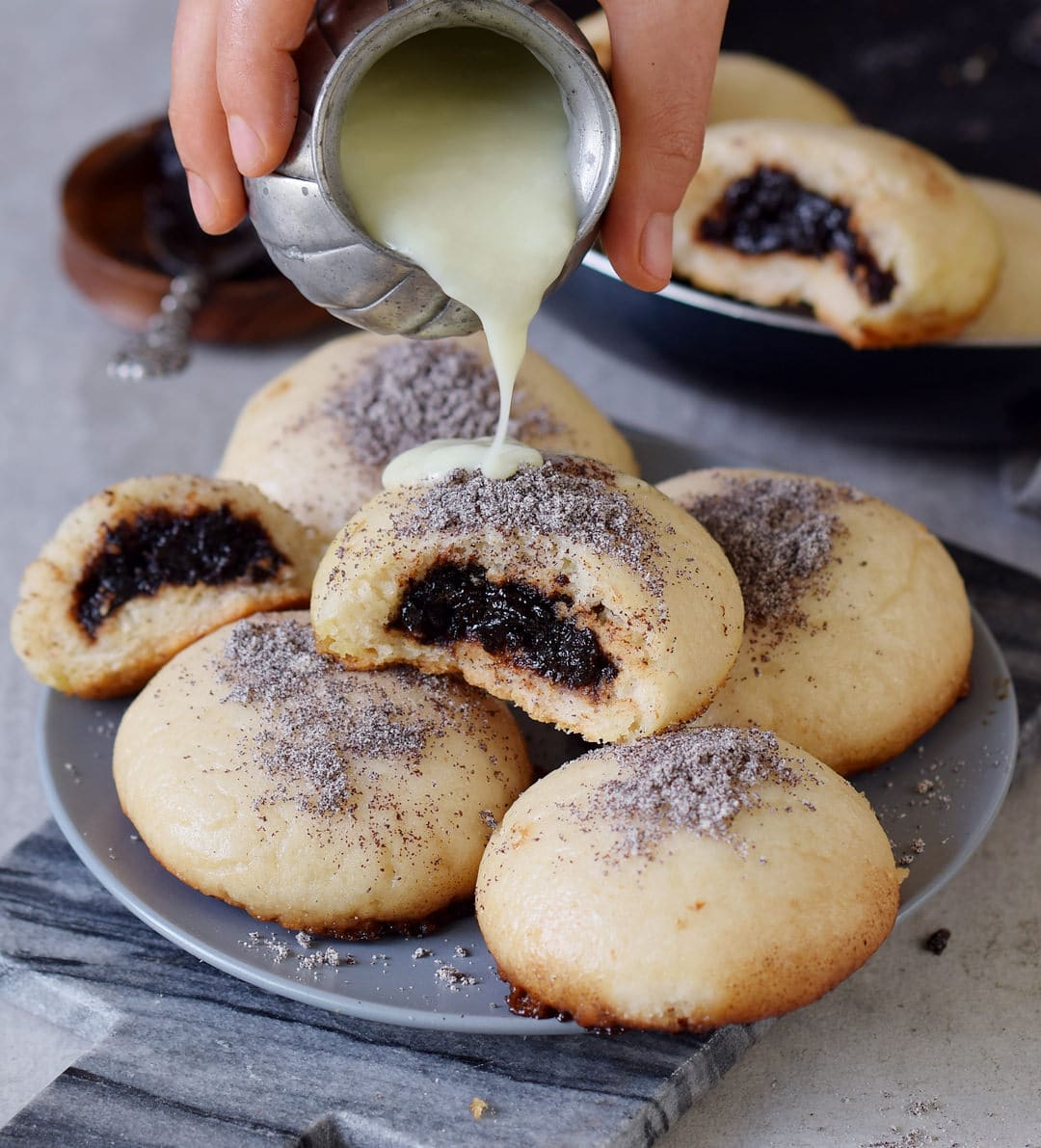 Steamed Yeast Dumplings German Dampfnudel Vegan Elavegan