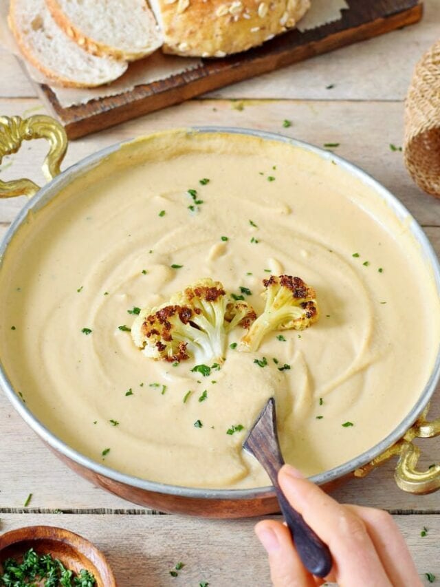Creamy Roasted Vegan Cauliflower Soup