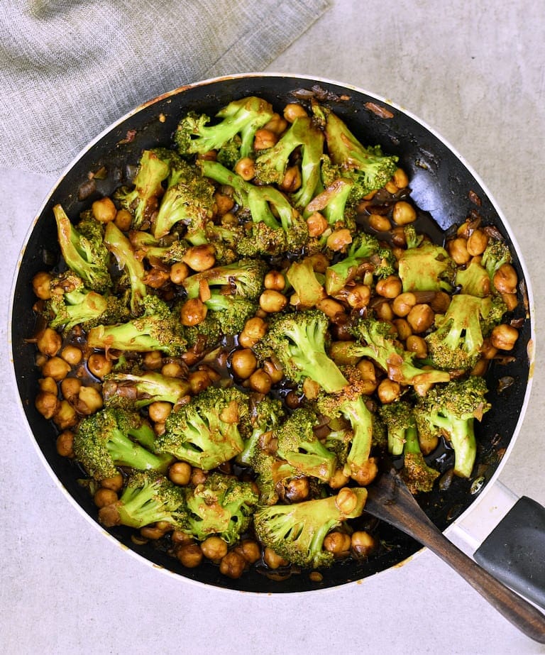 healthy takeout broccoli garlic stir fry