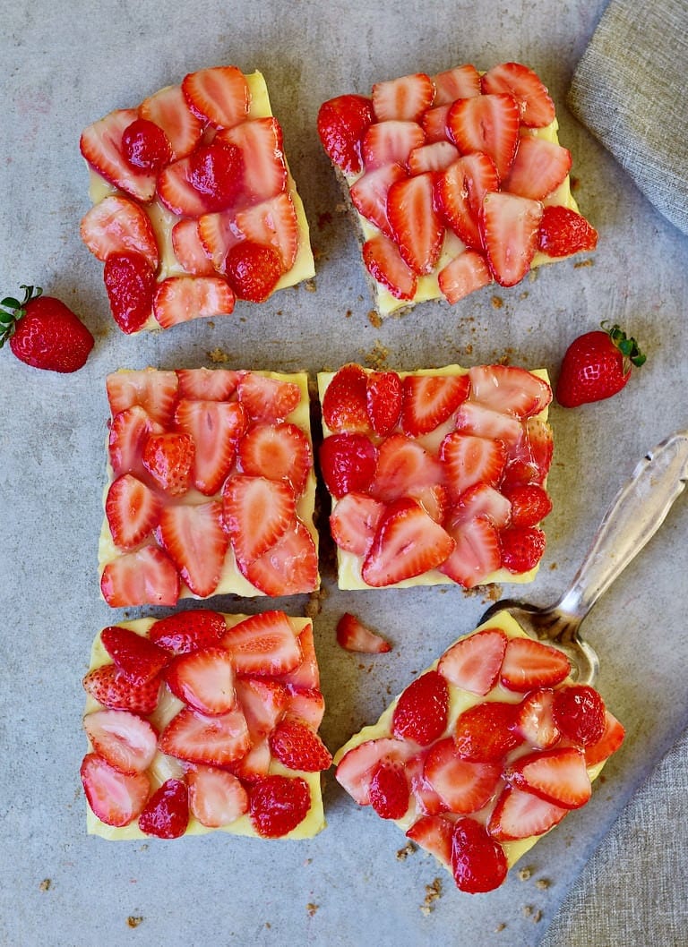 vegan strawberry sheet cake with custard