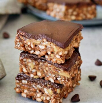 Homemade vegan peanut butter crunch bars with dairy-free chocolate_1