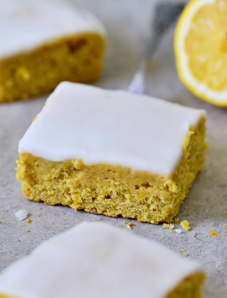 vegan lemon cake with sugar free glaze