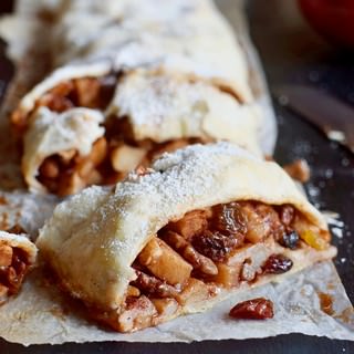 puff pastry dessert with raisins walnuts and apples