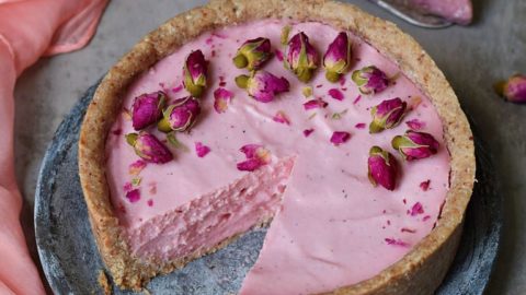 vegan eggless cheesecake with dragonfruit