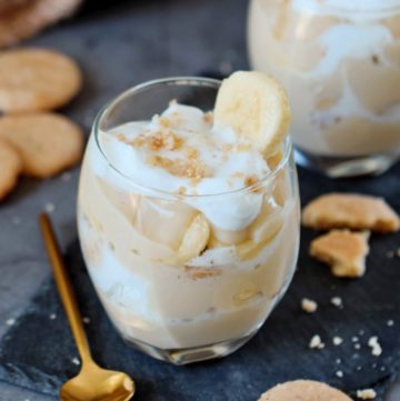 vegan banana pudding with homemade vanilla wafers in jars
