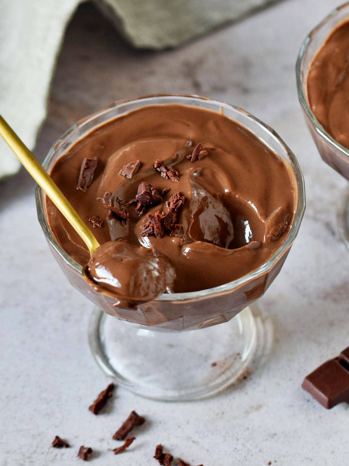 Schokoladencreme Dessert im Glas mit Löffel