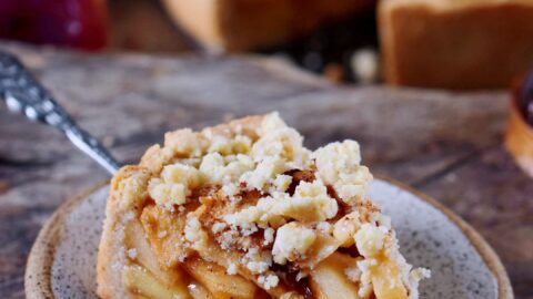 1 piece of vegan apple pie with streusel