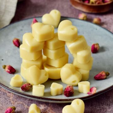 cropped-stacked-white-chocolate-on-plate.jpg