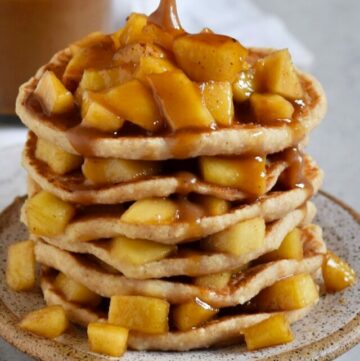 cropped-stack-of-vegan-pancakes-with-apple-topping.jpg