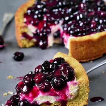 cropped-blueberry-cheesecake-pie-with-a-slice-in-front.jpg