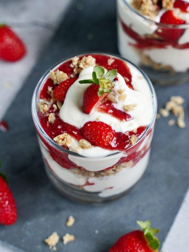 Strawberry Parfait (Dessert in a Jar)