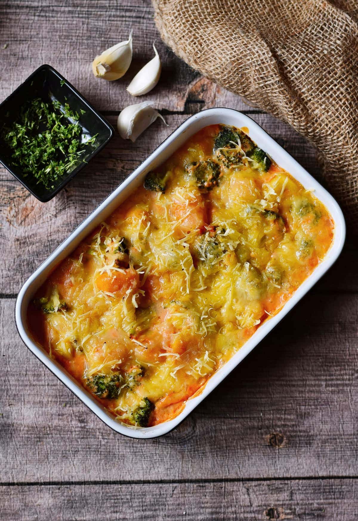 gnocchi bake with broccoli and vegan cheese from above