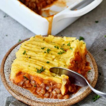 cropped-a-piece-of-vegan-Shepherds-pie-on-a-small-plate.jpg