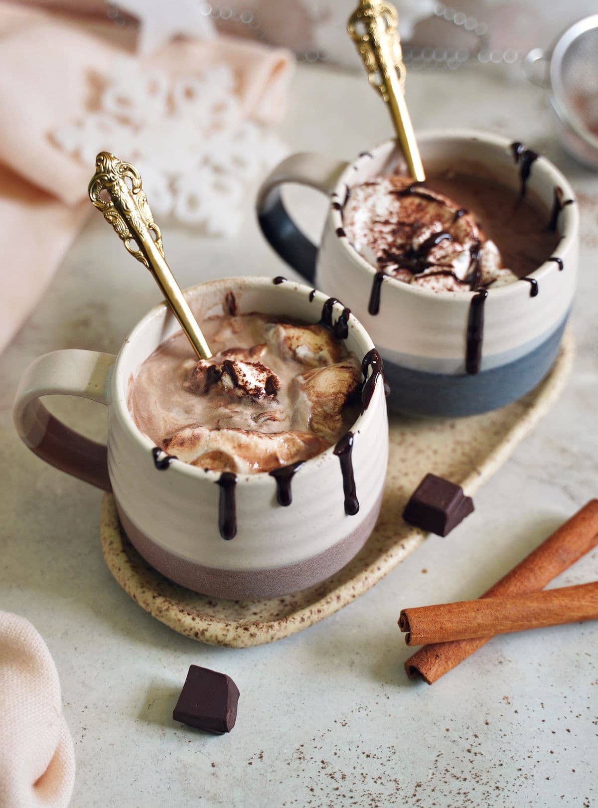 vegan hot chocolate in 2 mugs
