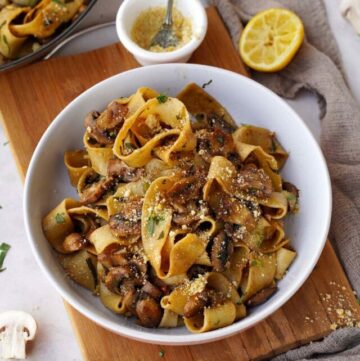cropped-vegan-mushroom-pappardelle-pasta-in-bowl.jpg