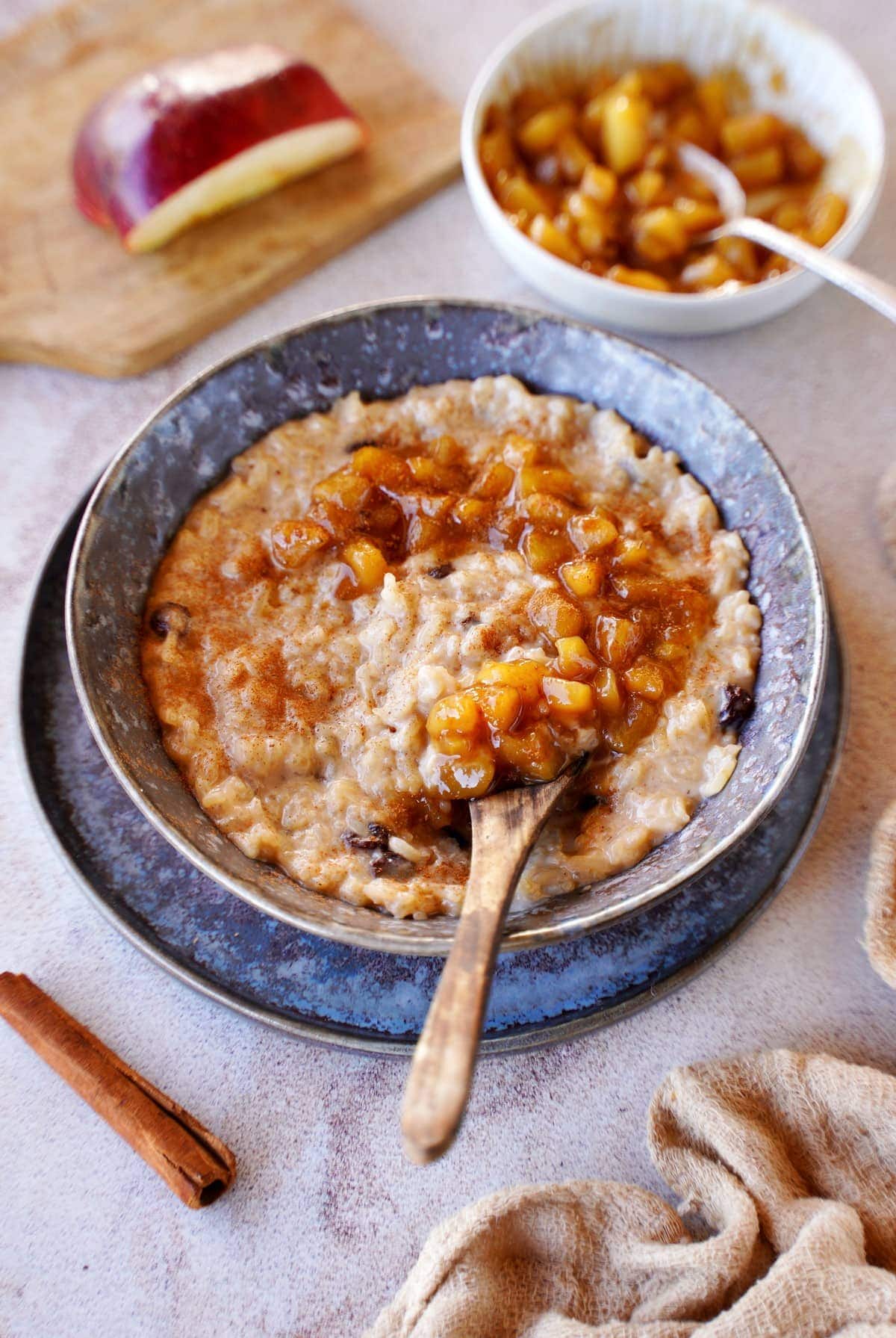 rice pudding with caramelized apples
