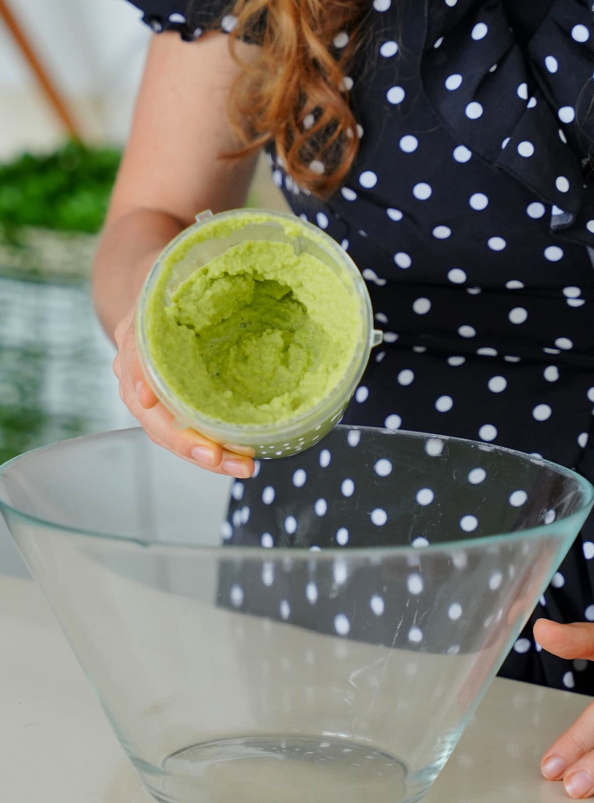 mixed green peas with water in blender
